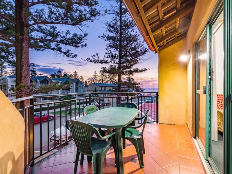 9/6 John Street, Cottesloe