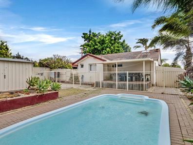 28 Morgan Way, Girrawheen WA 6064