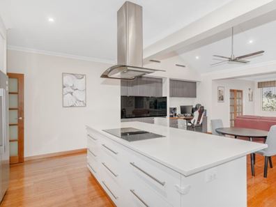 10 Valiant Parade, Baldivis WA 6171