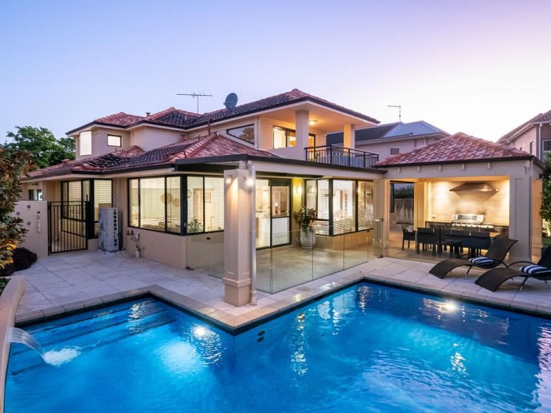 3 Leeward Chase, Hillarys