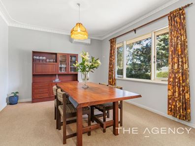 31 Hope Crescent, Lesmurdie WA 6076