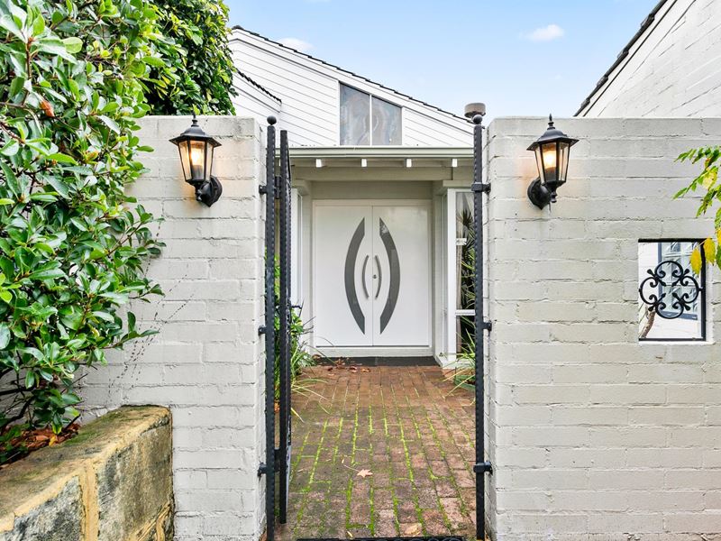 64 Kingsmill Gardens, Winthrop