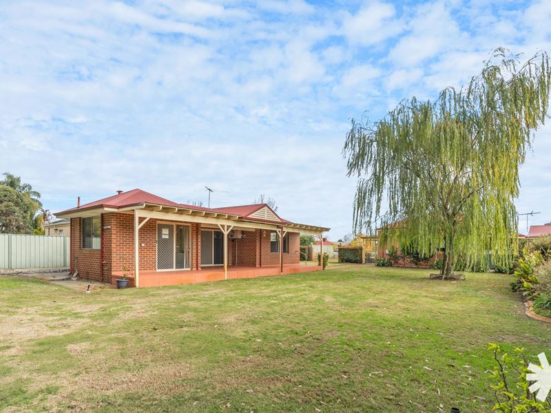 9 Strand Close, Atwell