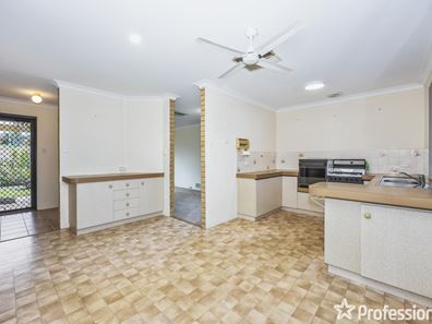 40 Christowe Drive, Swan View WA 6056