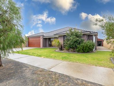 22 Jacinth Road, Dalyellup WA 6230