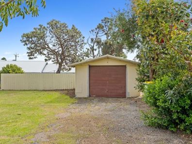 32 Peter Street, Halls Head WA 6210