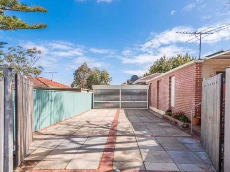 31 Allinson Drive, Girrawheen WA 6064