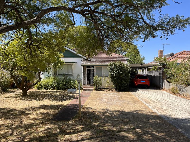 87 Kanowna Avenue East, Redcliffe