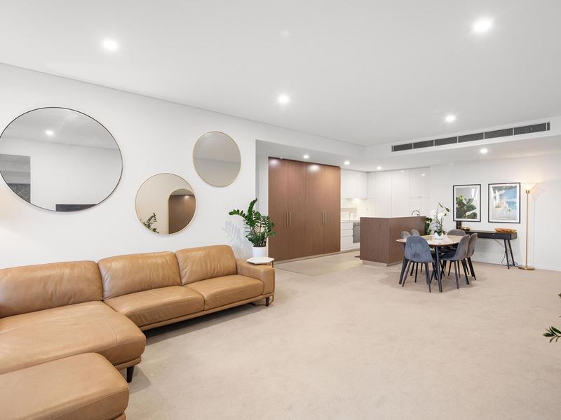 607/2 Moreau Parade, East Perth