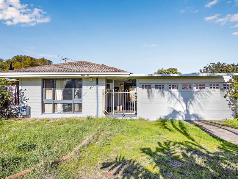 6 CHATAWAY ROAD, Girrawheen WA 6064