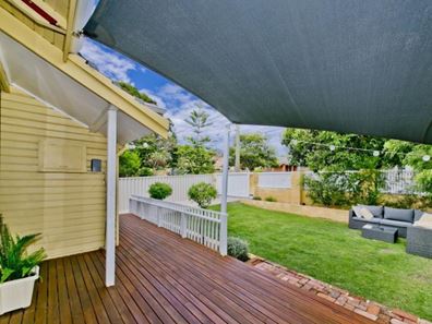 222 Holbeck St, Doubleview WA 6018
