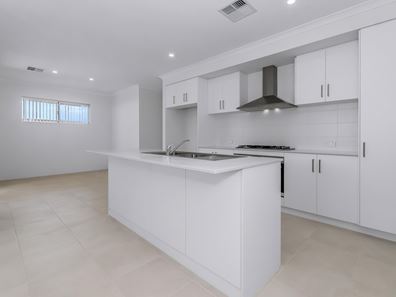 4 Nerang Way, Yanchep WA 6035