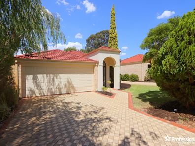 1/10 Tyre Avenue, Riverton WA 6148