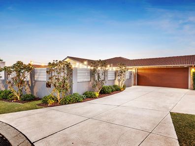 11 Breeze Court, Sorrento WA 6020