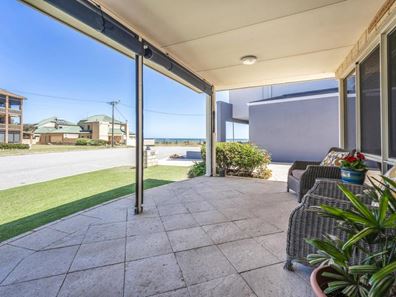 2/4 Barry Street, Mandurah WA 6210