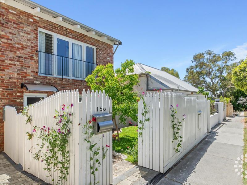 16A Knutsford Street, Fremantle