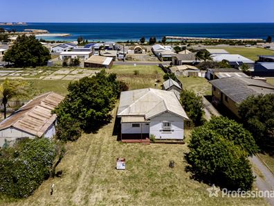 23 Simpson Street, Beresford WA 6530