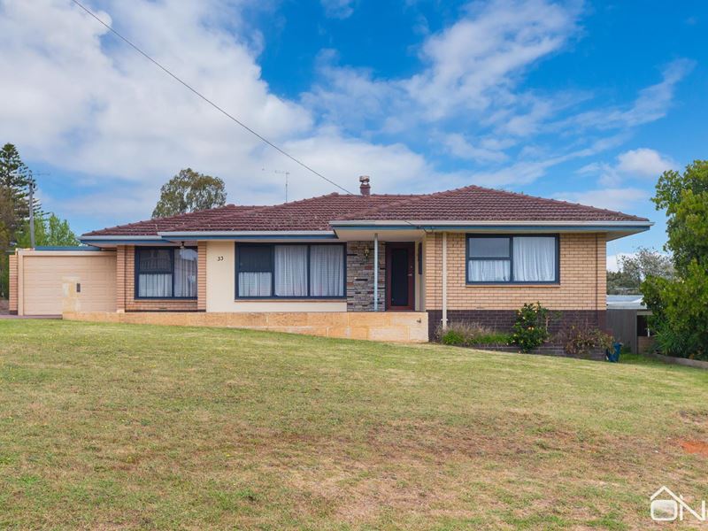 33 Lucich Street, Kelmscott WA 6111