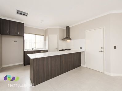 3/4 Falstaff Crescent, Spearwood WA 6163