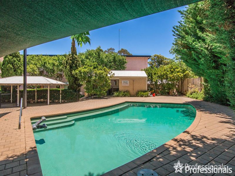 21/4 Canham Way, Orelia WA 6167