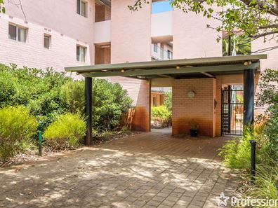 21/4 Canham Way, Orelia WA 6167
