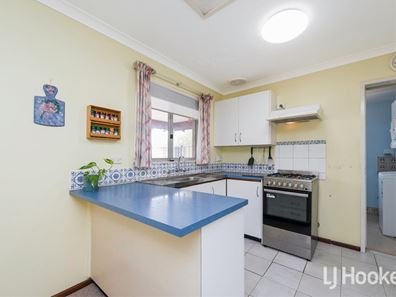 11 Chevalier Way, Thornlie WA 6108