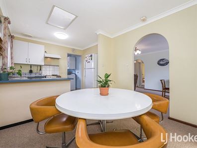 11 Chevalier Way, Thornlie WA 6108