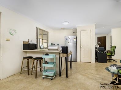 2/243 Fifth Street, Wonthella WA 6530