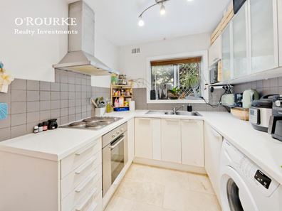 2/84 Stanley Street, Scarborough WA 6019