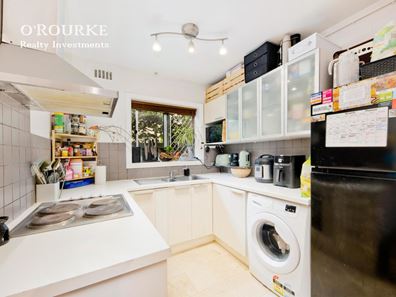 2/84 Stanley Street, Scarborough WA 6019