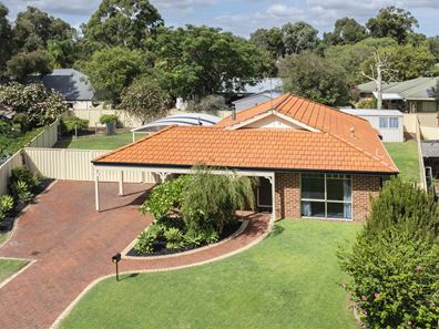 10 Karrinyup Retreat, West Busselton WA 6280
