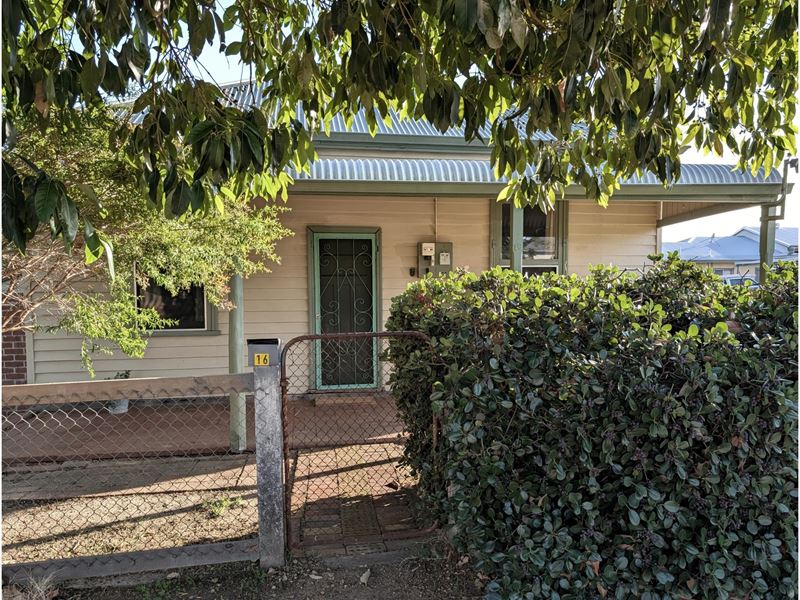 16 Adam Street, Nannup WA 6275