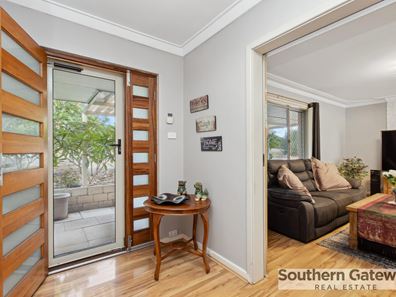 19 Mulligan Way, Orelia WA 6167