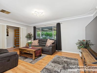 19 Mulligan Way, Orelia WA 6167