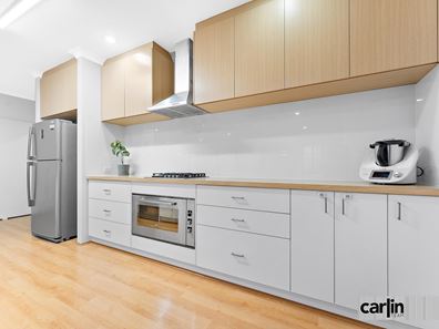 2 Starbush Gardens, Success WA 6164
