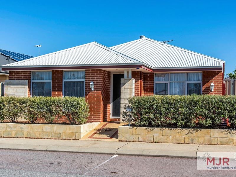 16 St Tropez Gardens, Piara Waters