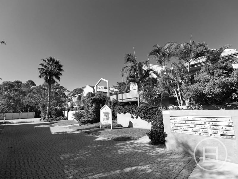 3/4 Waterway Court, Churchlands WA 6018