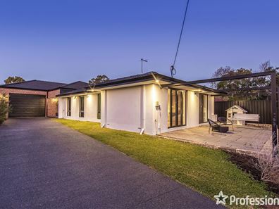 8 Crestview Crescent, Kalamunda WA 6076