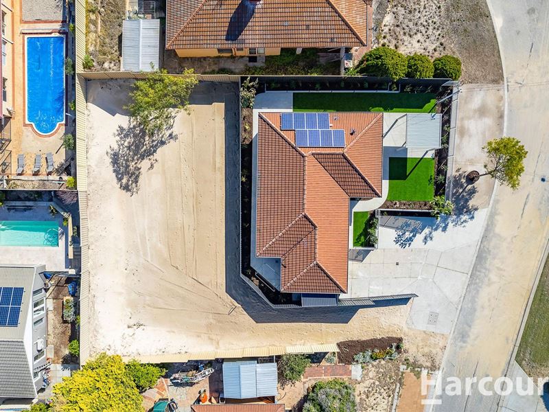 2/3 Lyndon Court, Heathridge WA 6027