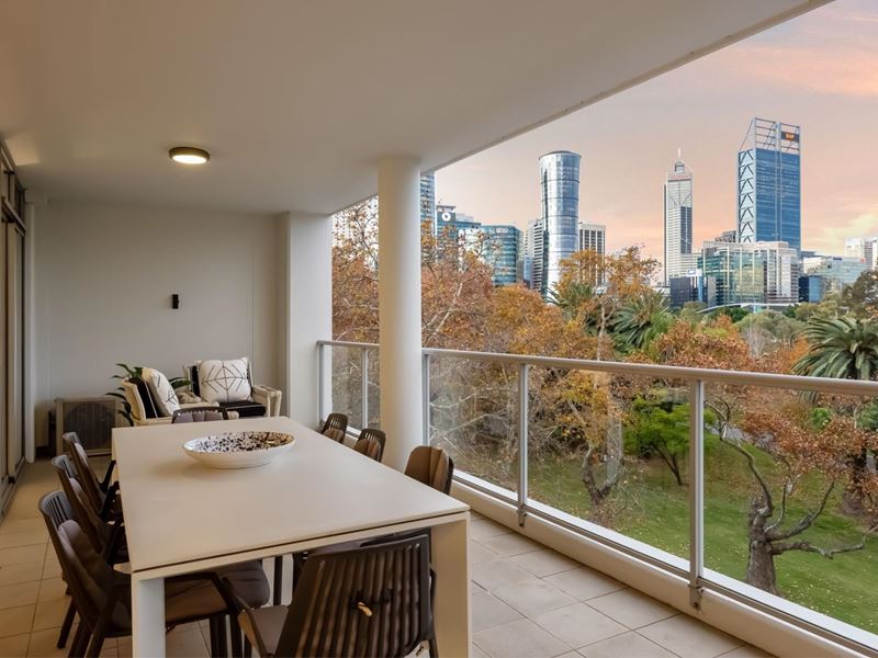 18/138 Mounts Bay Road, Perth WA 6000