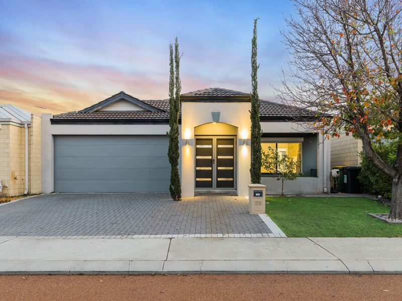 28 Warrilow Loop, Canning Vale WA 6155