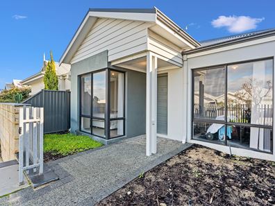 15 Cosmia Grove, Jindalee WA 6036