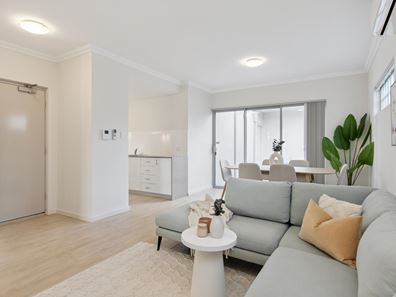 4/13 Belcastro Way, Madeley WA 6065