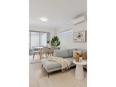 4/13 Belcastro Way, Madeley WA 6065