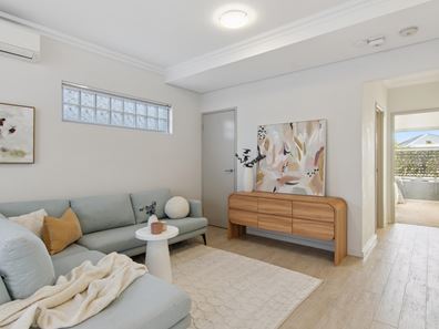 4/13 Belcastro Way, Madeley WA 6065