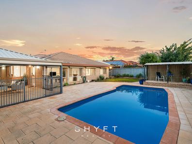 4 Greenoak Place, Woodvale WA 6026