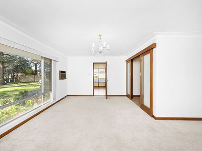 9 Burroughs Road, Karrinyup WA 6018