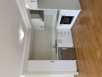 1/208 Fisher Street, Cloverdale WA 6105
