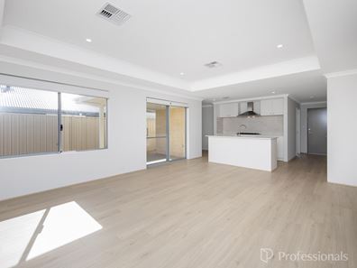 5 Heron Way, Eglinton WA 6034