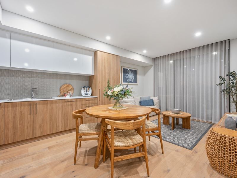 102/4 Paterson Street, Como
